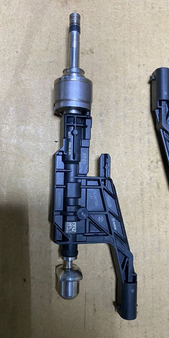2019-2020 2021-2023B58 BMW 530e xDrive Fuel Injector 8656548