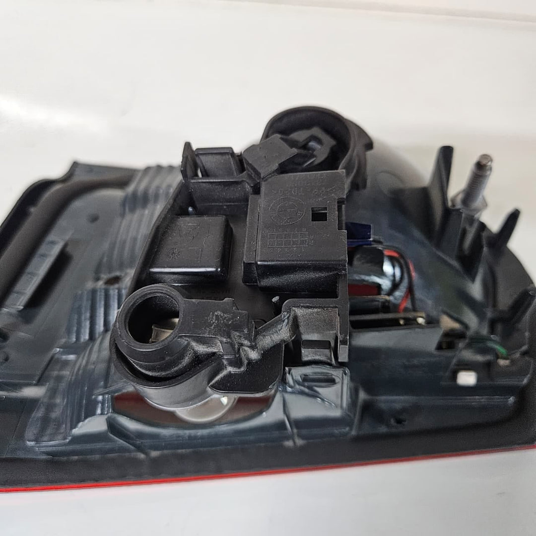7372793-2012-2016 BMW 3 Series F30 F31 F35 M3 F80 Left Tailgate Taillight OEM