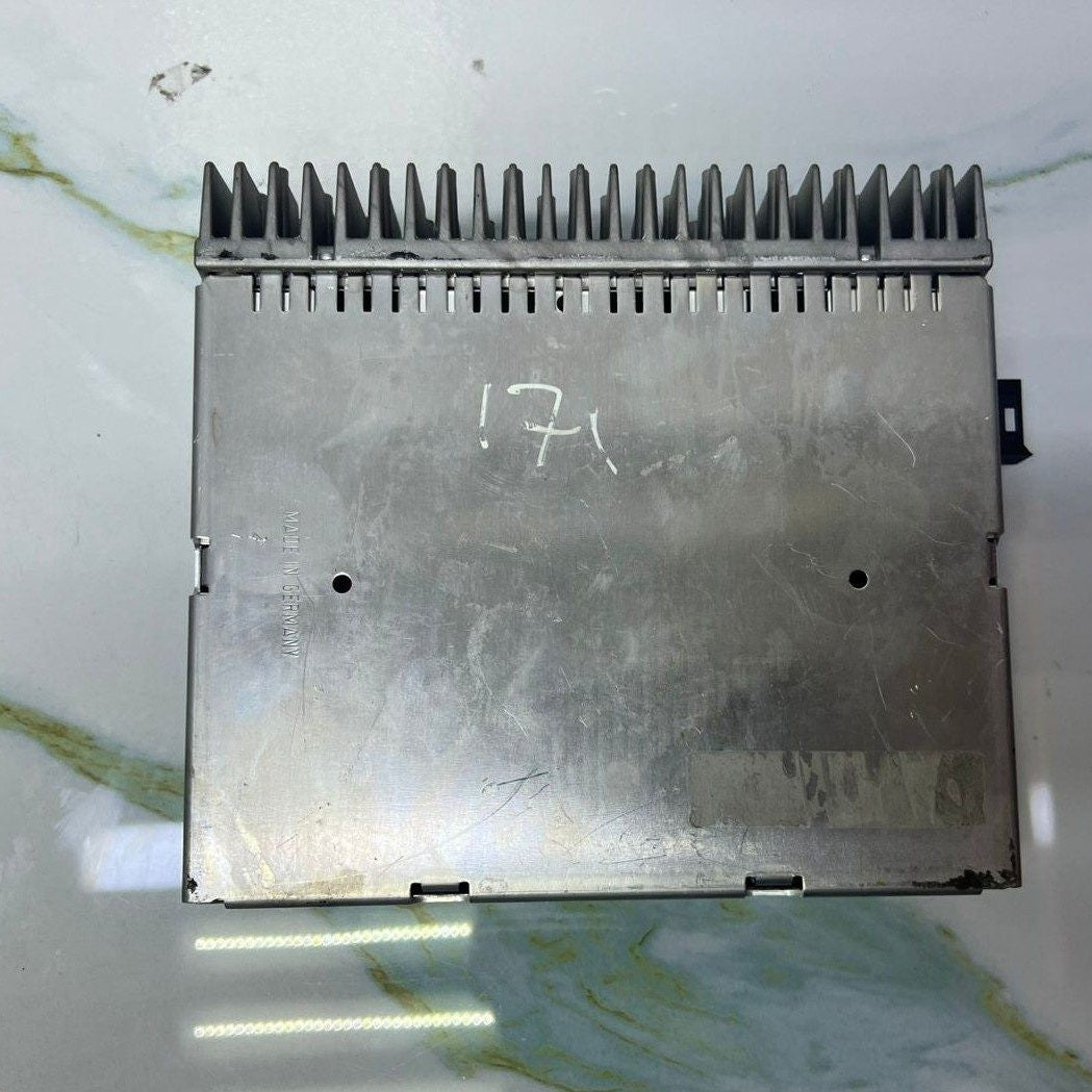 03-09 Mercedes-Benz W211 E-Class Amplifier A 211 870 19 89 OEM