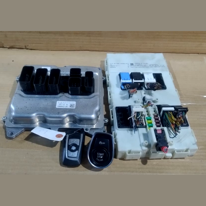 BMW F30 F10 F11 F25 N20 ENGINE CONTROL UNIT SET  DME BOSCH WITH KEY  -7643312