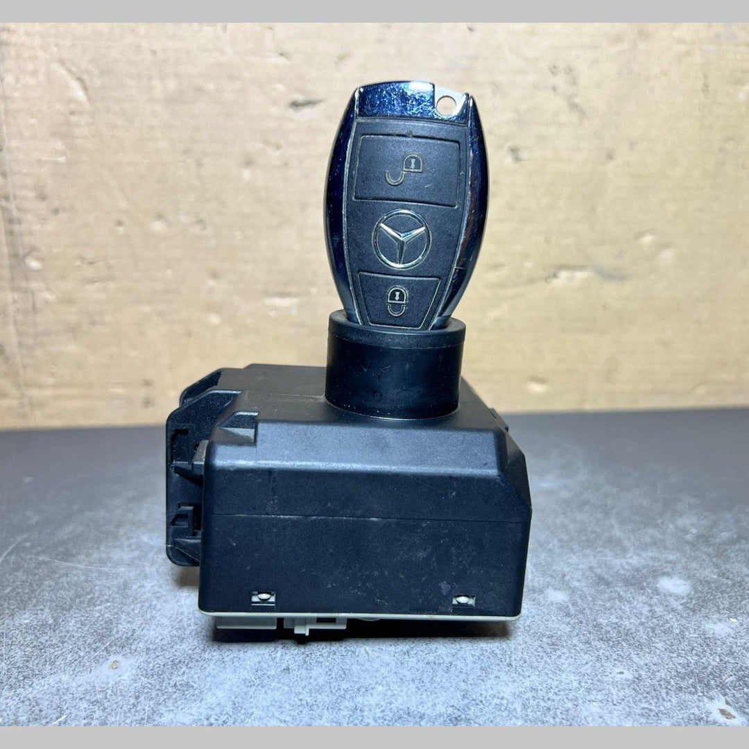 13-17 Mercedes W246 CLA  Ignition Switch Module Unit W/key FBS4 A246 9054702 OEM