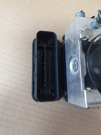 2012-2013 BMW 1' 3' F20 F30 F31 320i DSC ABS Pump Control Module 6862246-01