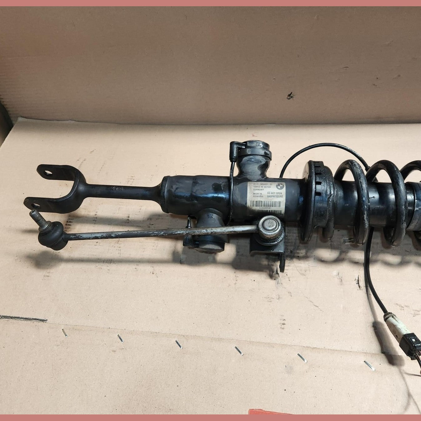 2010-2016 BMW 550i Shock Absorber Strut Front Left 6850221 5 Series F07 GT 