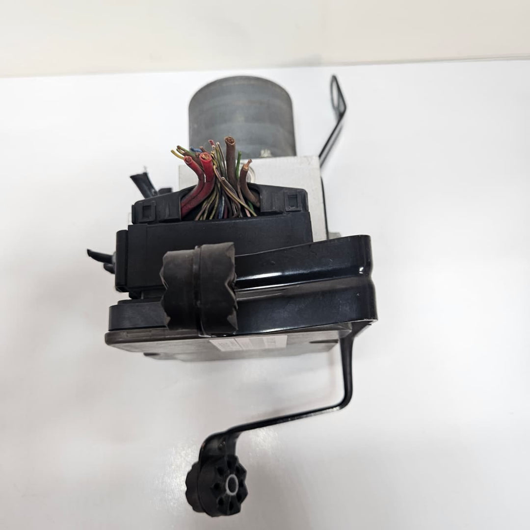 2014-2018 BMW X5 F15 X6 F16 ABS Pump Control Module 6866243