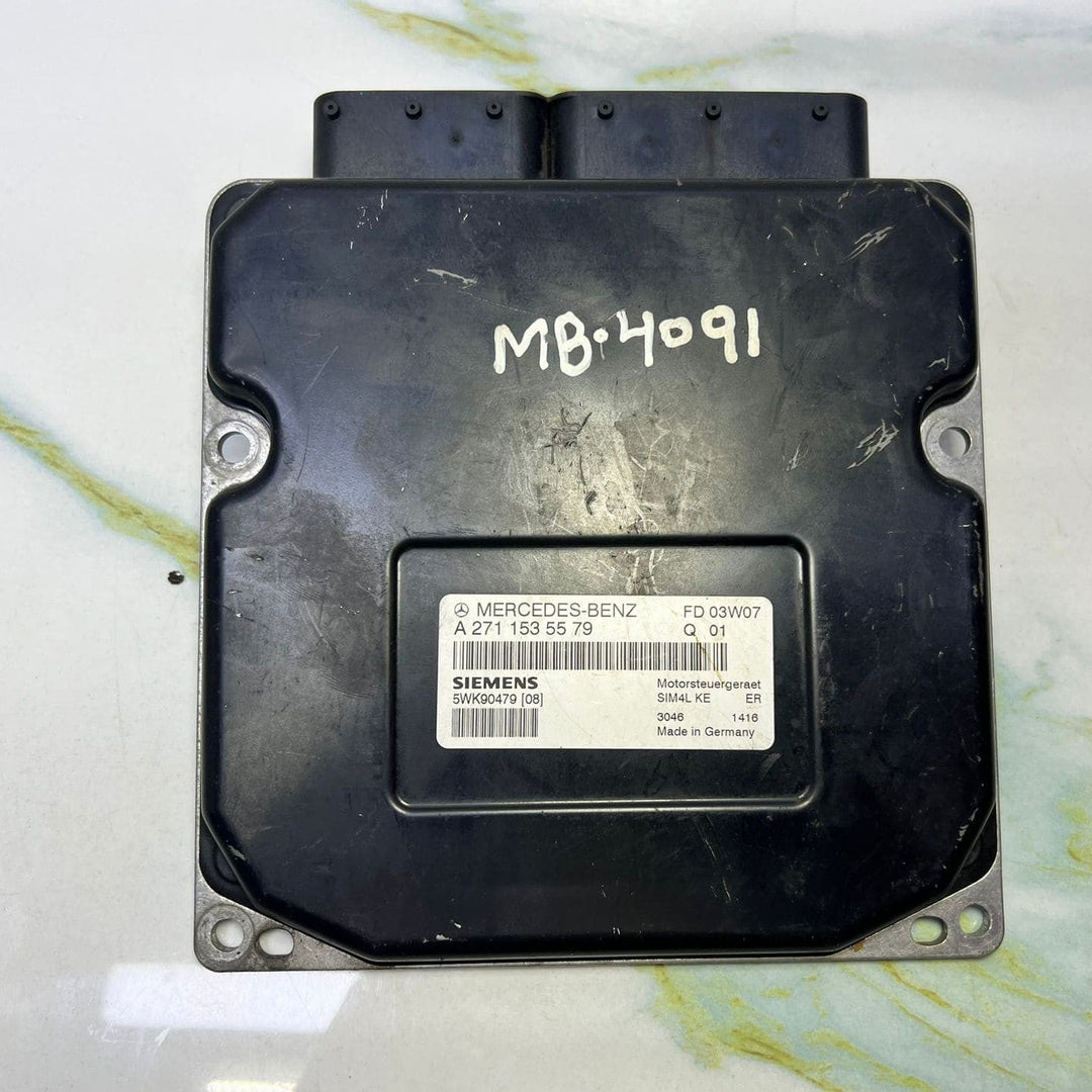 Mercedes Engine Control Unit A2711535579 W203 C180 C-Class Siemens