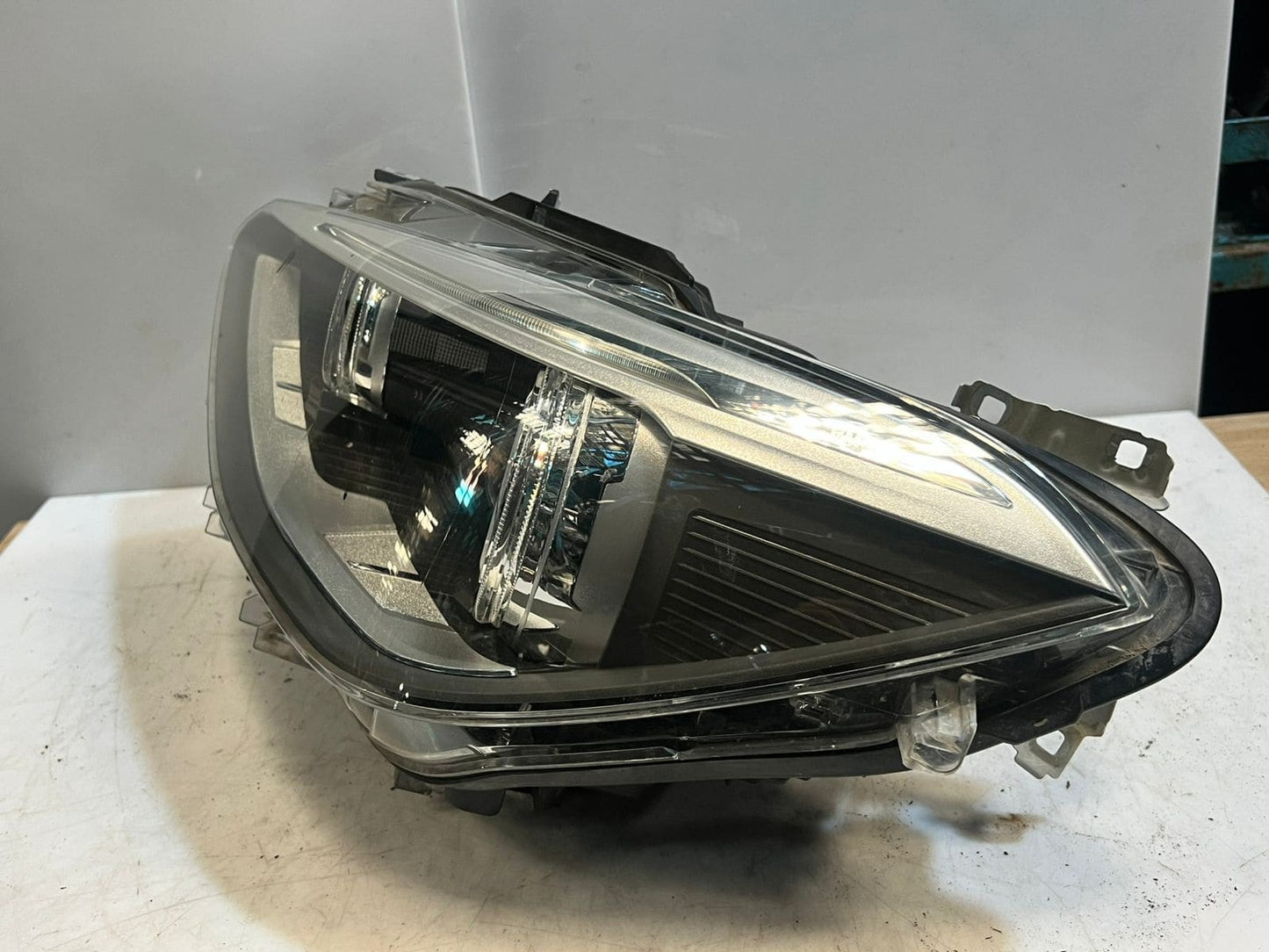 2011-2012 BMW 1' F20 F21 120i LEFT RIGHT Bi-Xenon Headlight 7229687 7229688 ECE