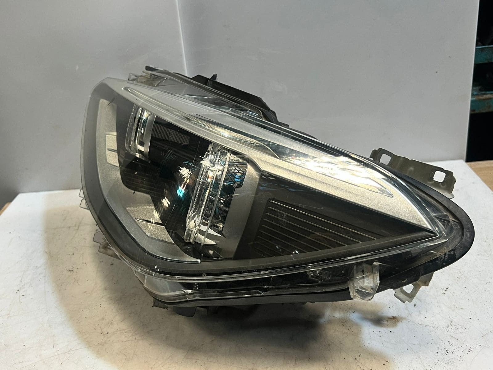 2011-2012 BMW 1' F20 F21 120i LEFT RIGHT Bi-Xenon Headlight 7229687 7229688 ECE