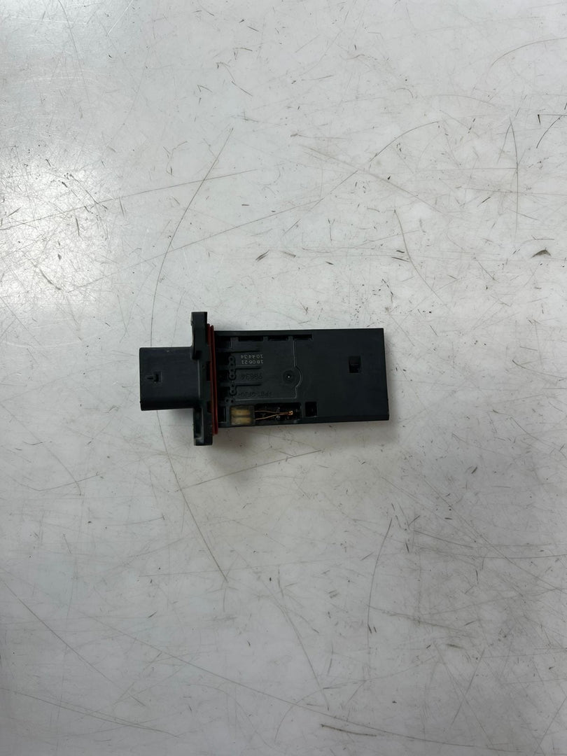 2017-2020 BMW 230i X3 X5 F22 F3X G30 G12 G01 G02 Mass Air Flow Sensor 8605565