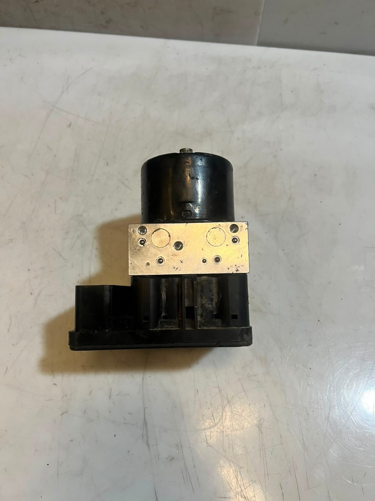 2007-2009 BMW 3 Series E90 E91 328i ABS HYDRAULIC Pump Control Module 6777159