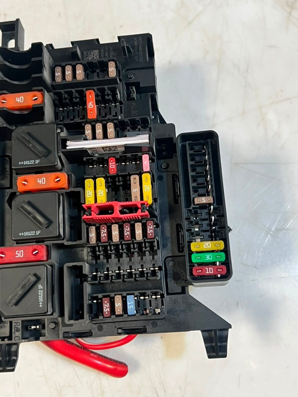 BMW 1' 2' X1 X2 F48 F39 F40 F45 POWER SUPPLY DISTRIBUTION Fuse Box 9270356 OEM