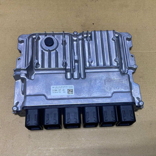 BOSCH BMW Engine Control Unit 9844137