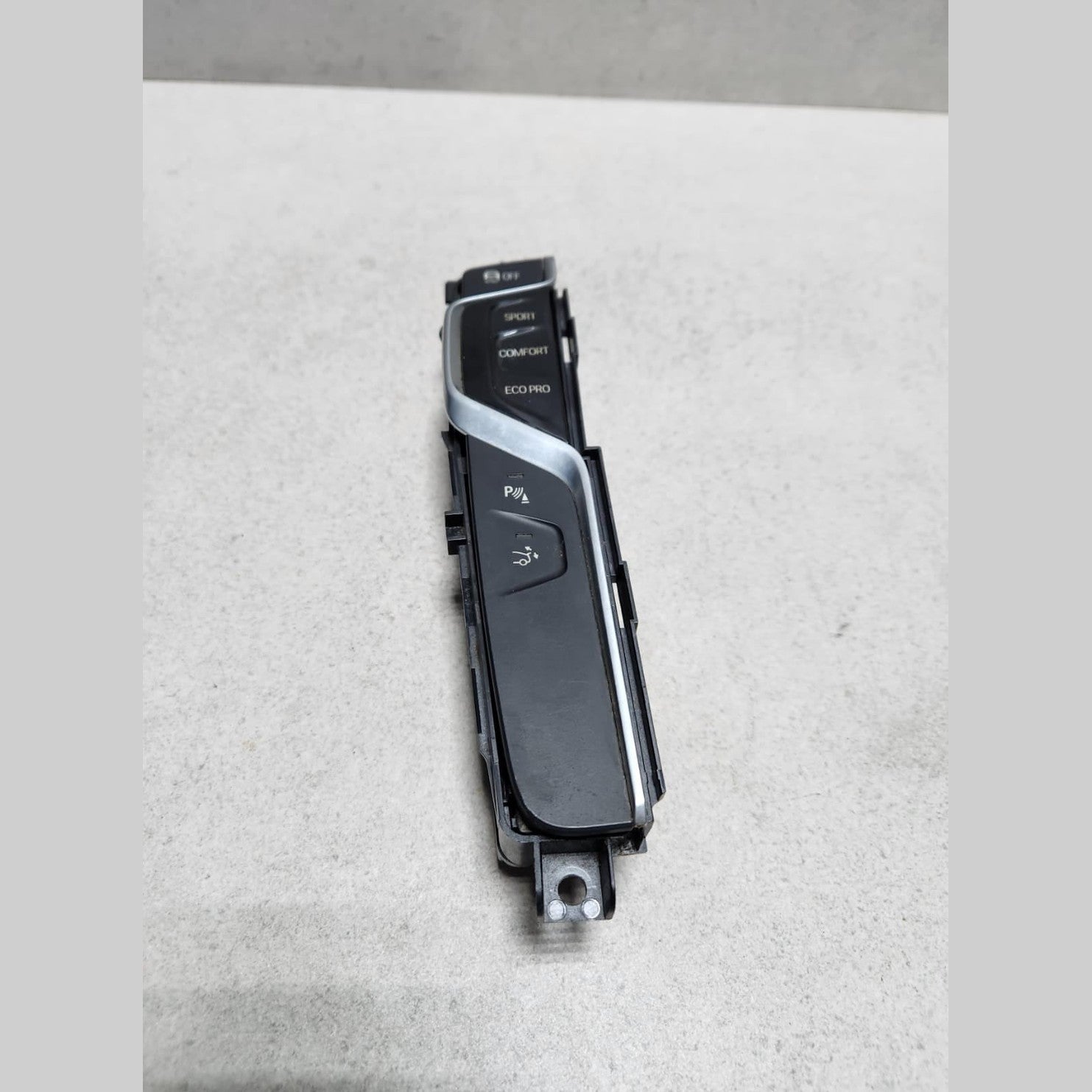 BMW Operating Unit Center Console 6843967 G32 6 Series GT
