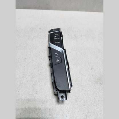 BMW Operating Unit Center Console 6843967 G32 6 Series GT