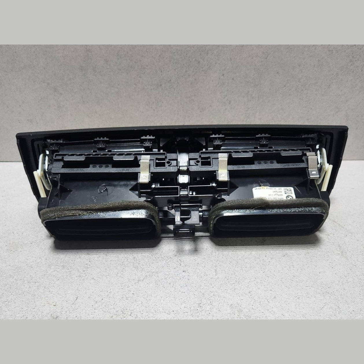 BMW Dashboard Center Air Vent 92053571 Series F20 F21, 2 Series F22 F23