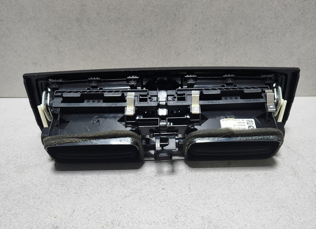 BMW Dashboard Center Air Vent 92053571 Series F20 F21, 2 Series F22 F23