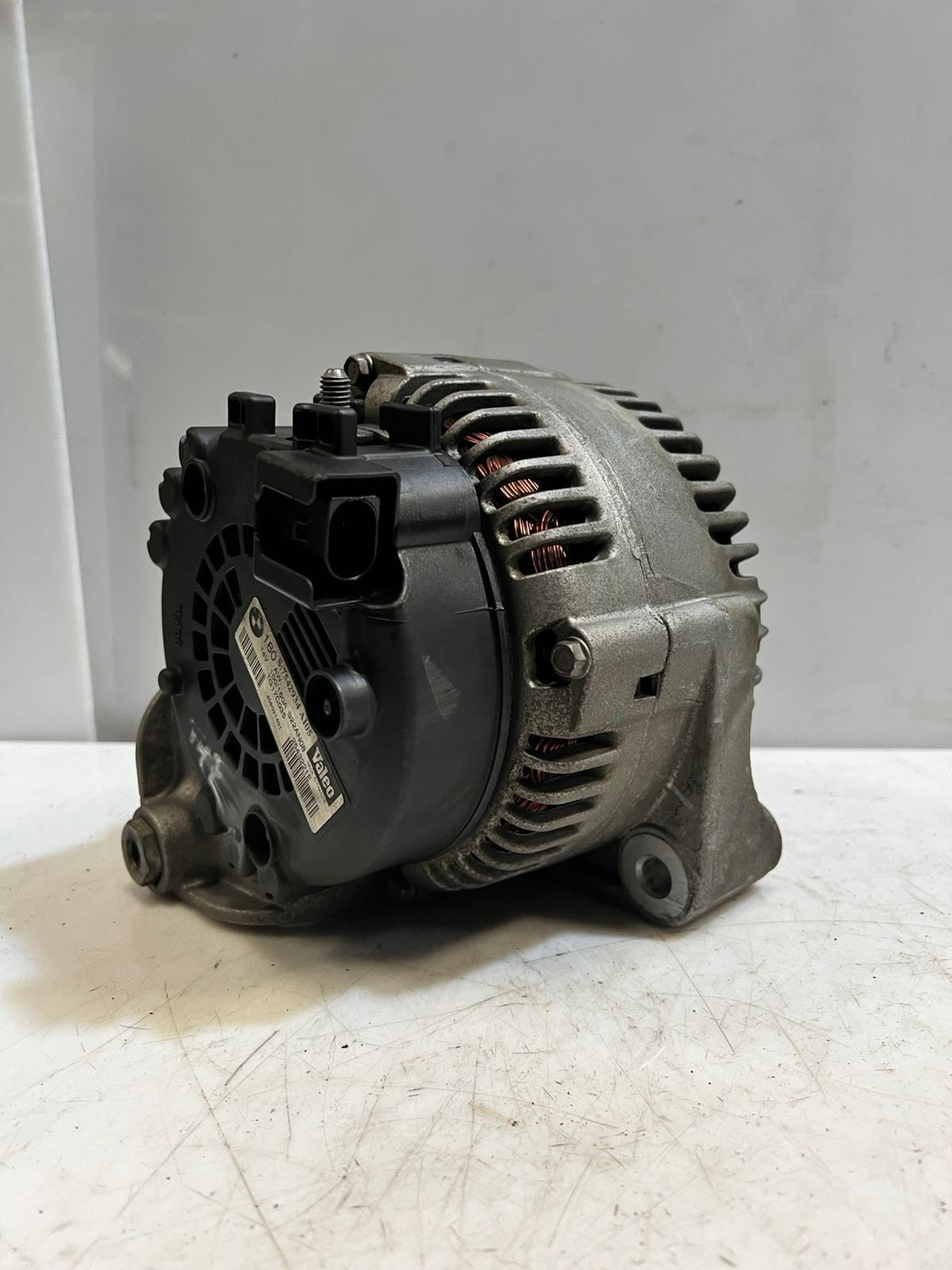 2006-2008 BMW 750i E60 E61 E63 E64 E65 E66 E67 E68 ENGINE Alternator 7542934 OEM