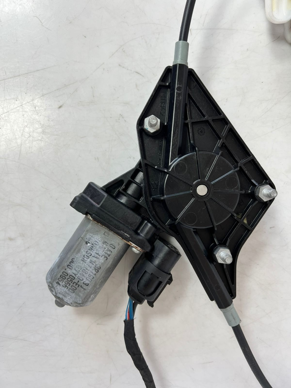 2011-2017 Mini Cooper Countryman R60 Rear Right Window Regulator 9800636 OEM