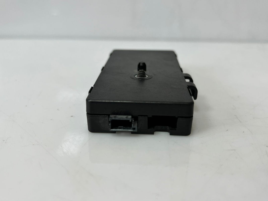 BMW F20 radio signal Antenna Amplifier AM/FM 9226883 OEM