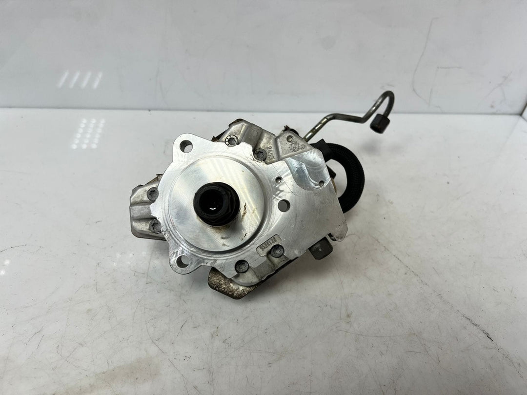 BMW E60, E61, E87, E90 3.0 diesel 330D 530D High Pressure Fuel Pump 7798333 OEM
