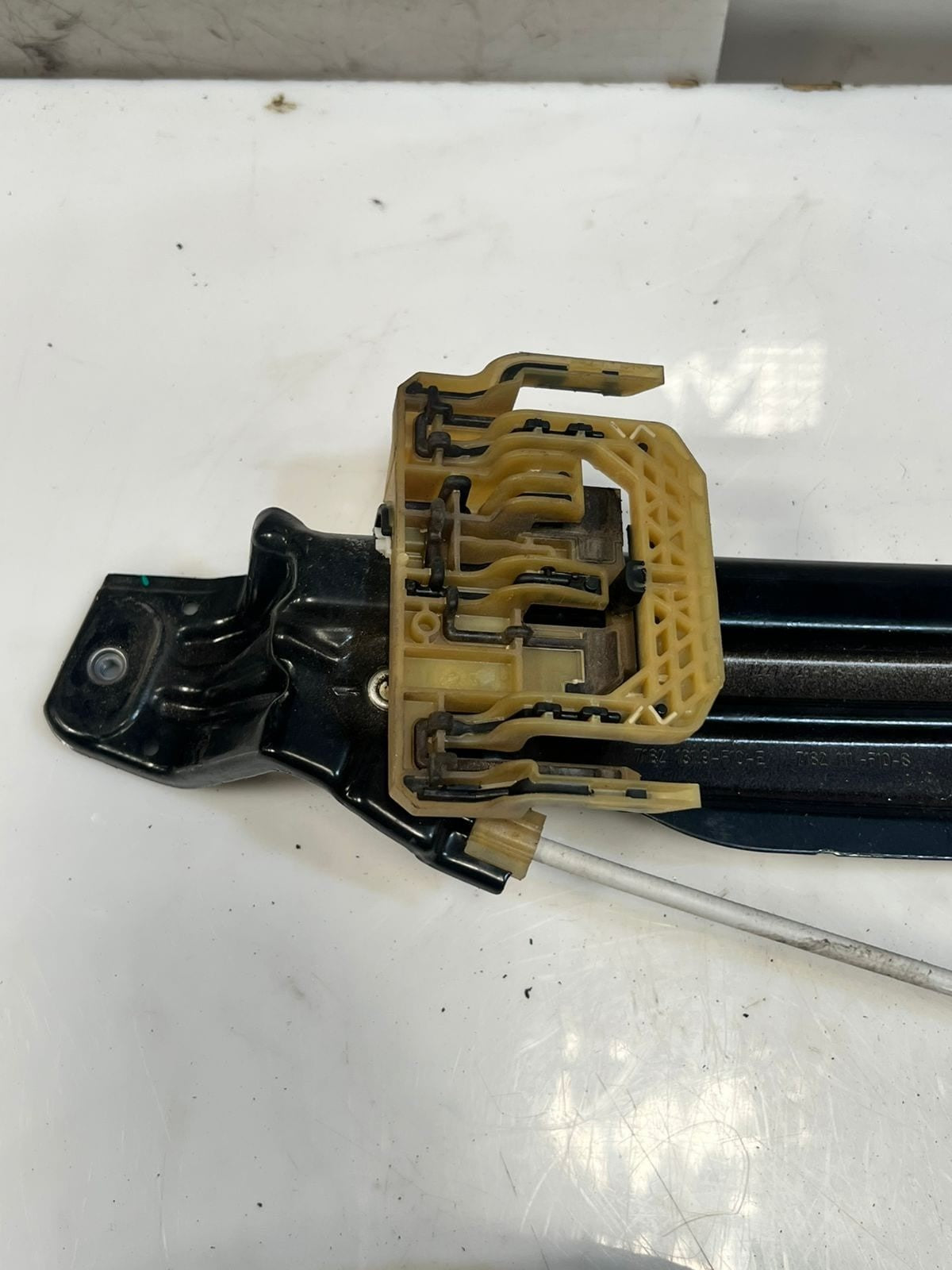 2010-2016 BMW 528i 5 Series F10 F11 Window Regulator Front Left 7182111 OEM
