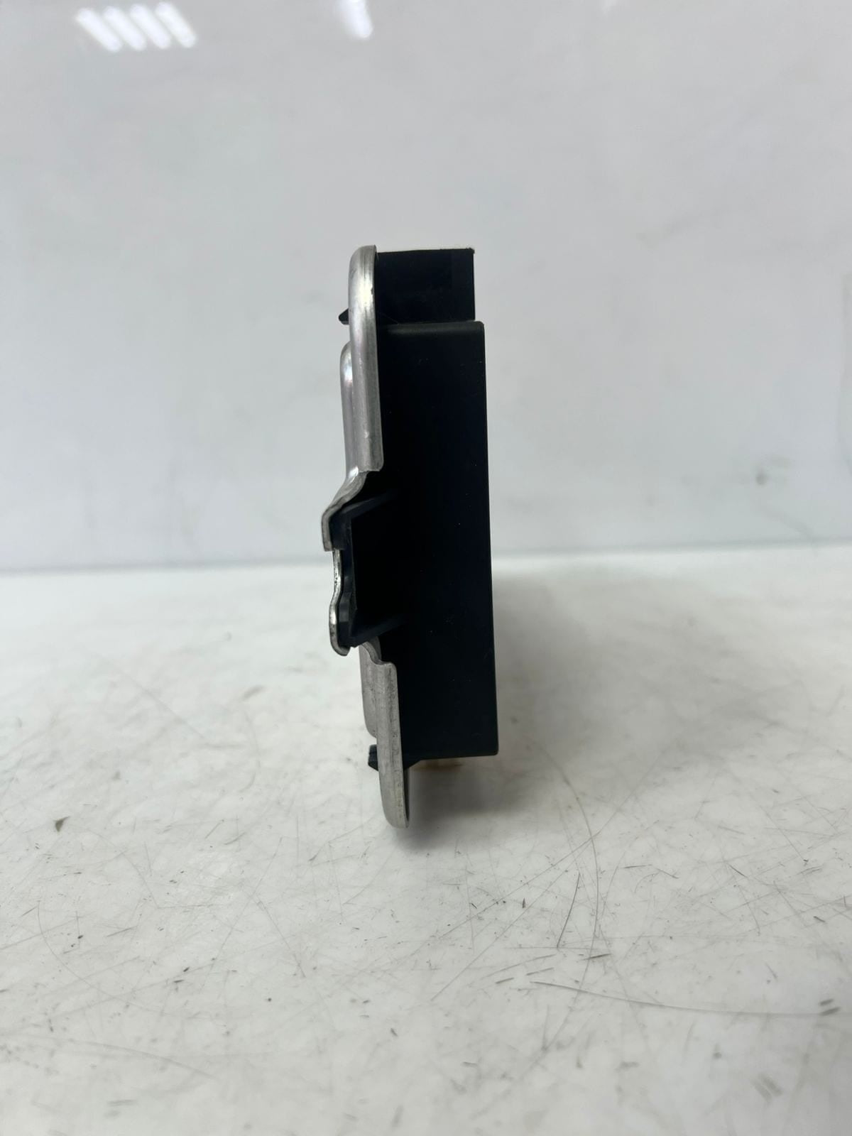 2011-2017 BMW F01 F02 F03 F04 F10 F07 F12 740i Footwell Control Module 9232178