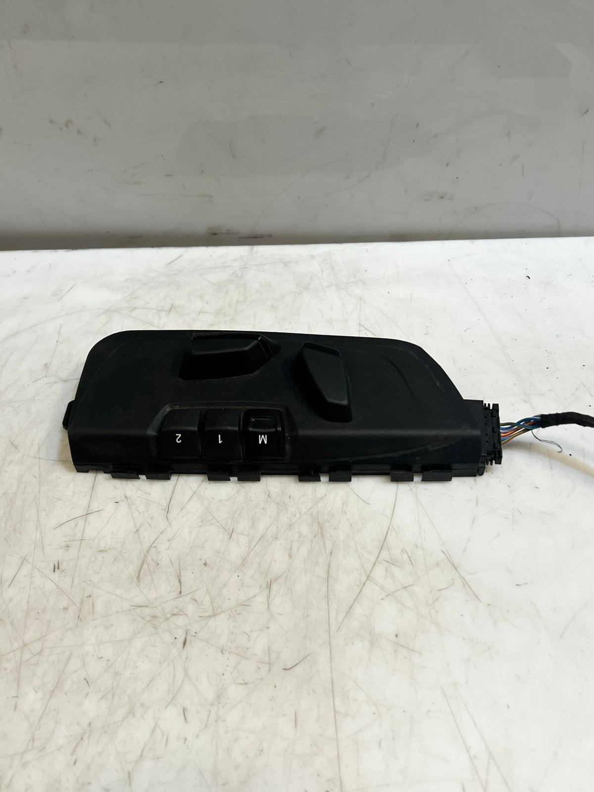 2010-2014 BMW Suzuki Kizashi Seat Adjustment Switch 9347402 OEM
