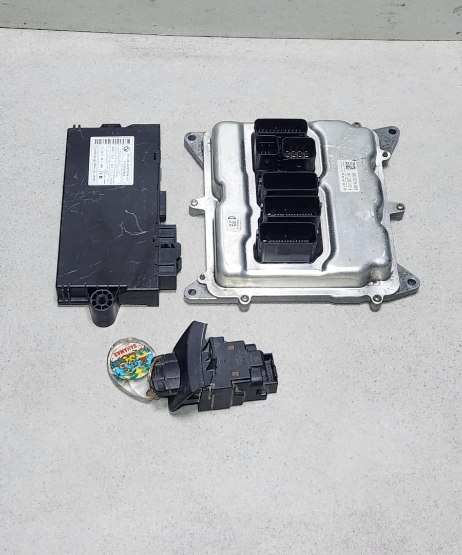 2013-2015 BMW X1 E84 N20 Engine Control Module 8614957 PETROL AUTO