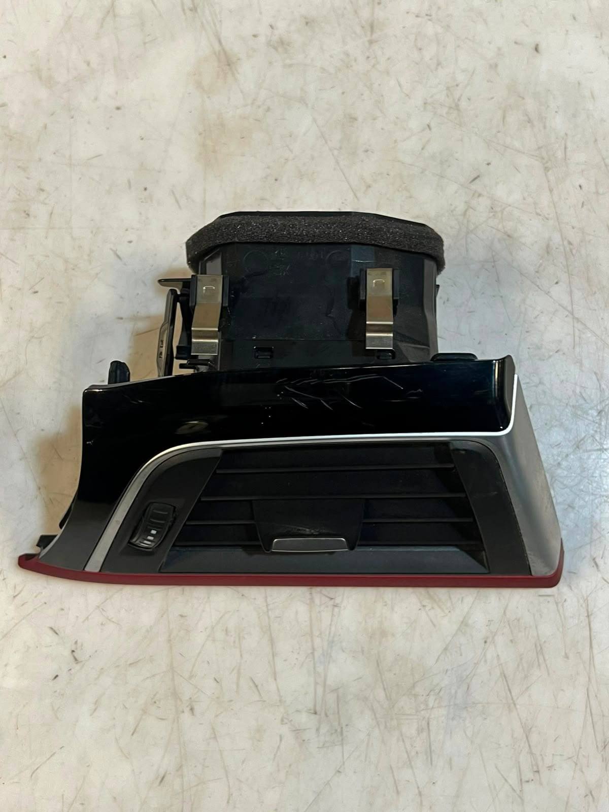 BMW 4' F30, F31, F80 F36 F32 F82 M4 Dashboard Air Vent Grille Right 9231995 OEM