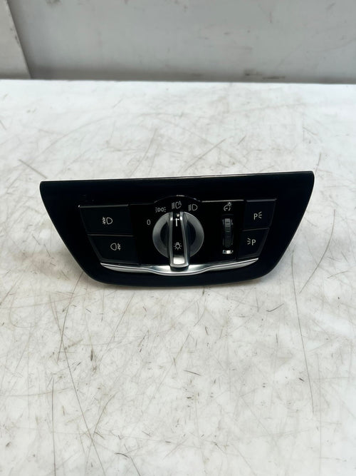 BMW 5 Series G30 G31 F90 Headlight Control Switch 6841883 OEM
