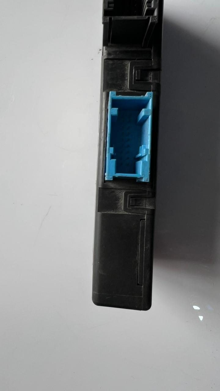 2013-2015 BMW 750i Central Gateway Module 9299591 F01, F02, F03, F06, F07, F10, 