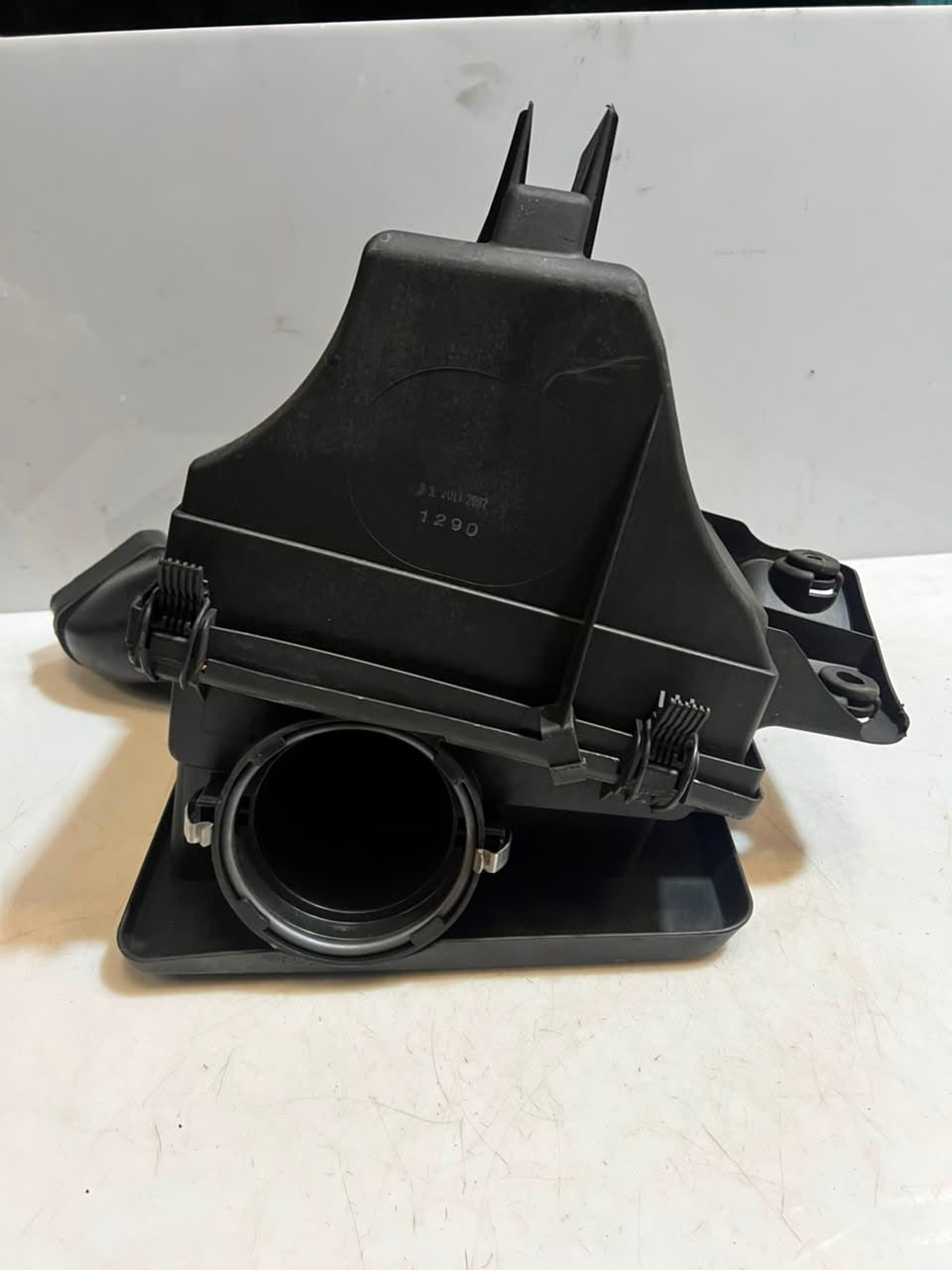 2001-2006 BMW 330Ci E46 3 Series Air Filter Housing 7501975 OEM