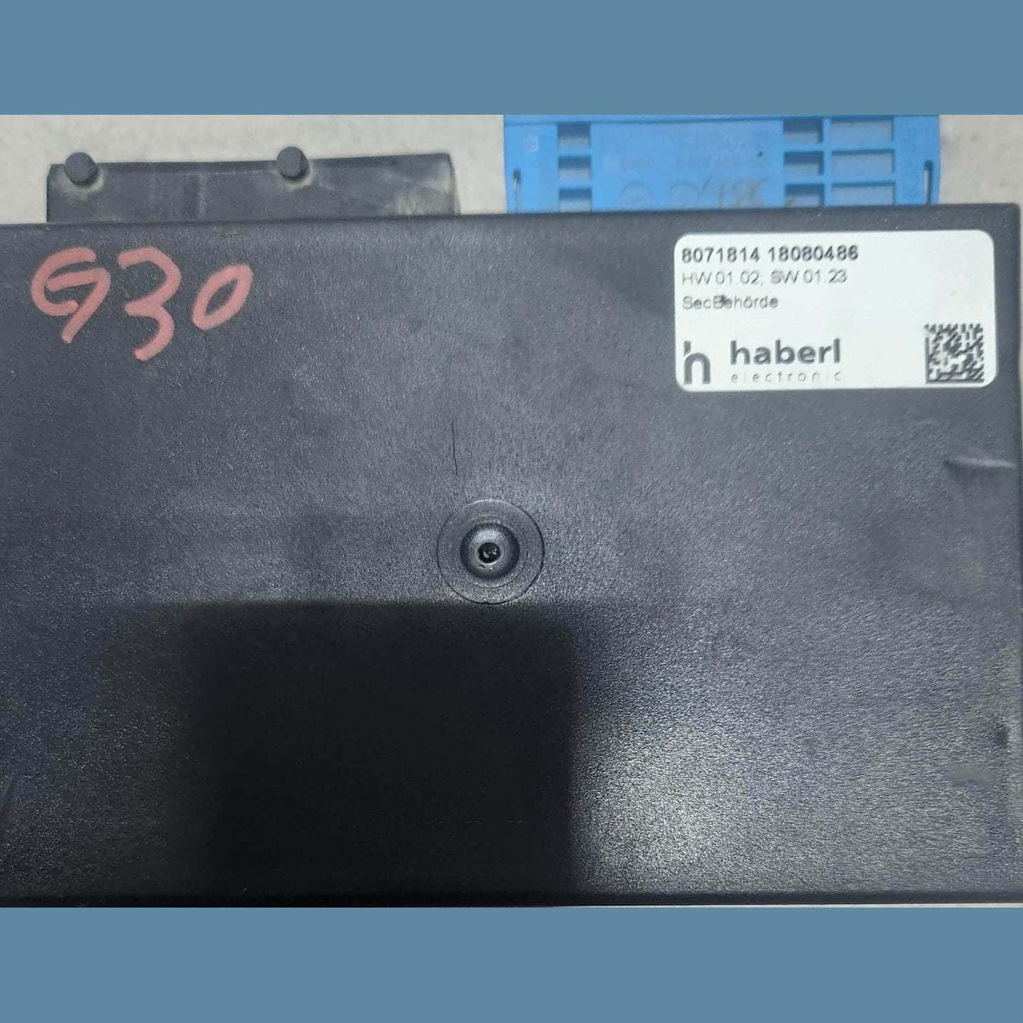 2018-2020 BMW 520i Authority Control Module 8071814  5 Series G30 G31 OEM