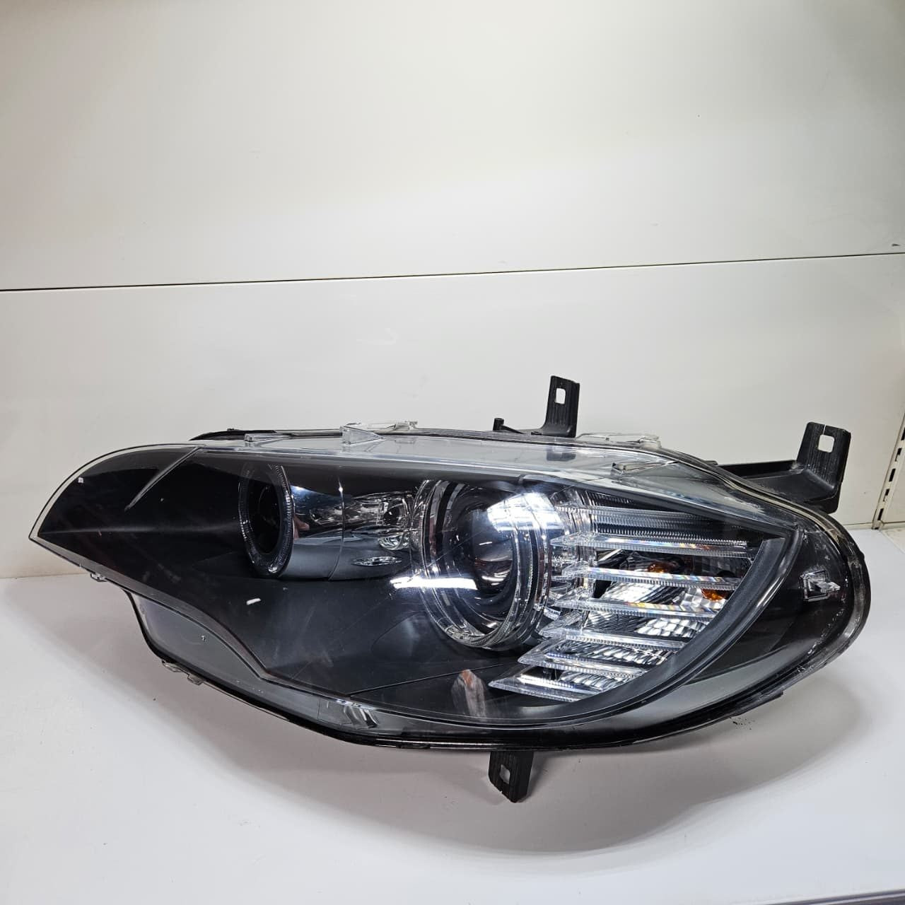 2008-2014 BMW X6 E71 Bi-Xenon Headlight Left Side 7287011