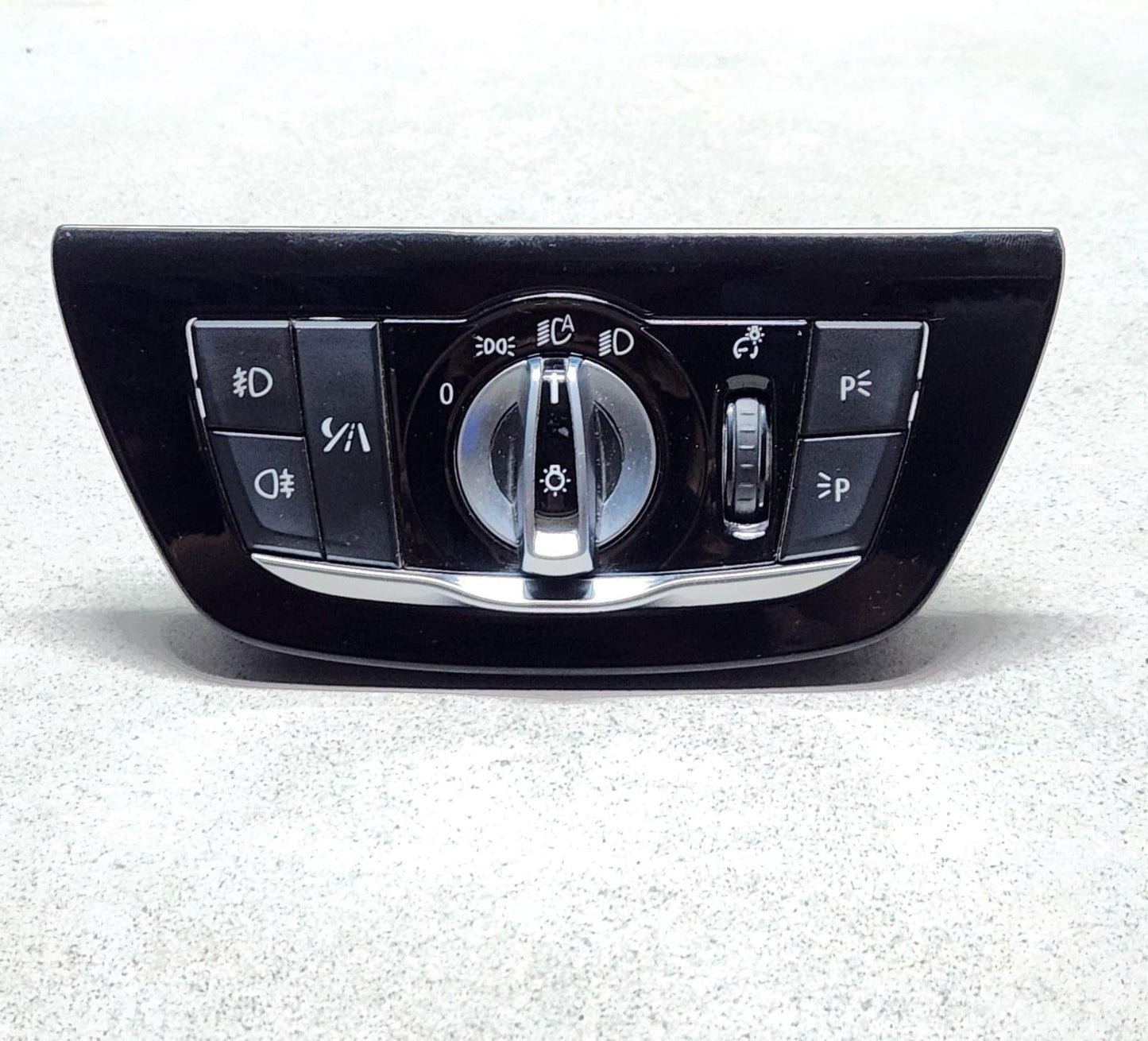 2017-2023 BMW 530i Headlight Switch Control Unit 9493738 5 Series G30 G31 G32 