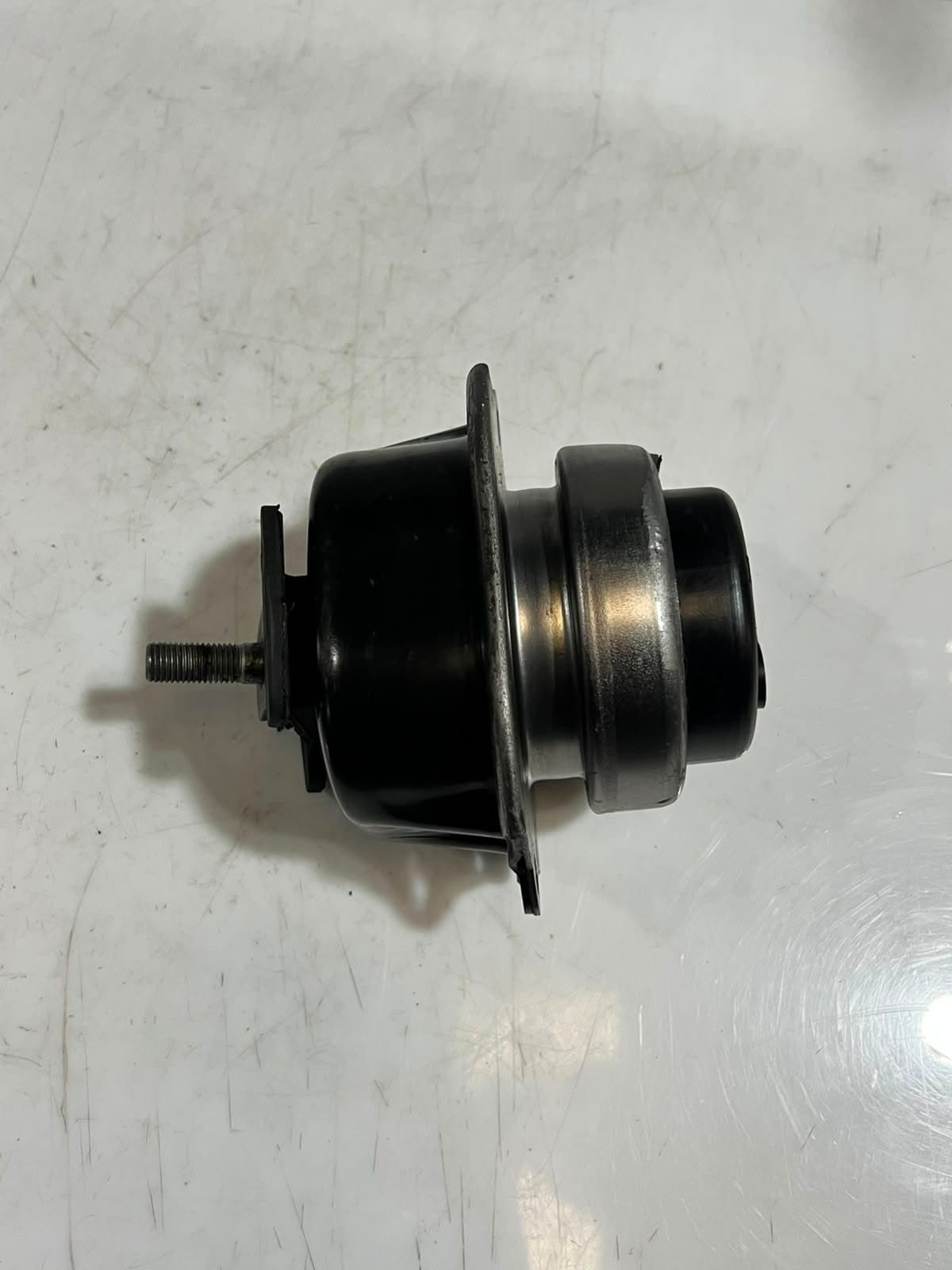 2007-2013 BMW X5 E70 and X6 E71 3.0L BEARING RUBBER Engine Mount 6795418
