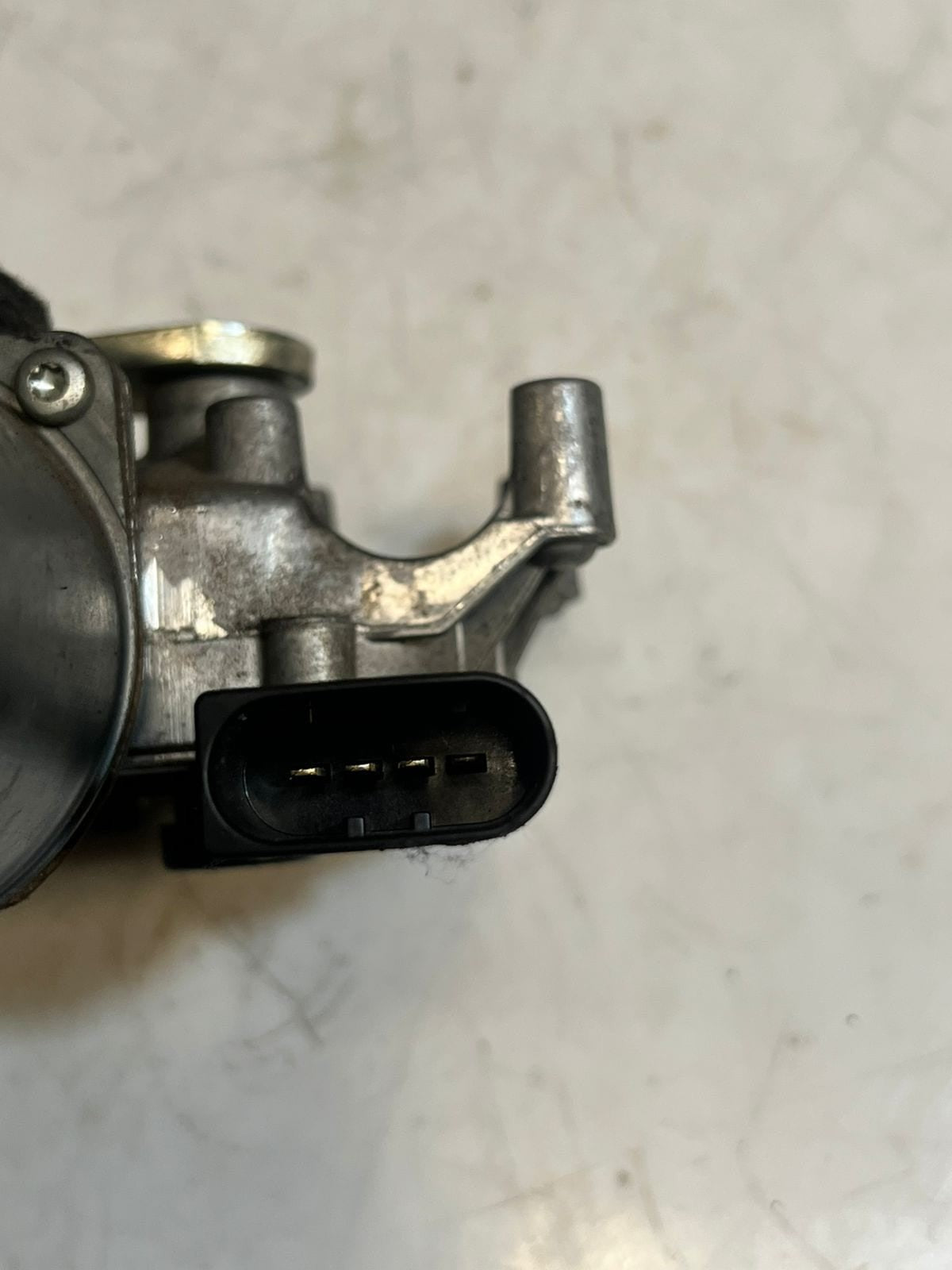 2007-2013 BMW X5 E70 Front Windshield Wiper Motor ASSEMBLY 7200536 OEM