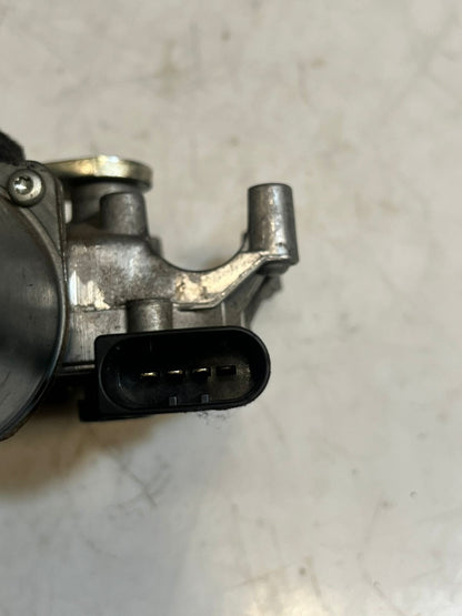 2007-2013 BMW X5 E70 Front Windshield Wiper Motor ASSEMBLY 7200536 OEM