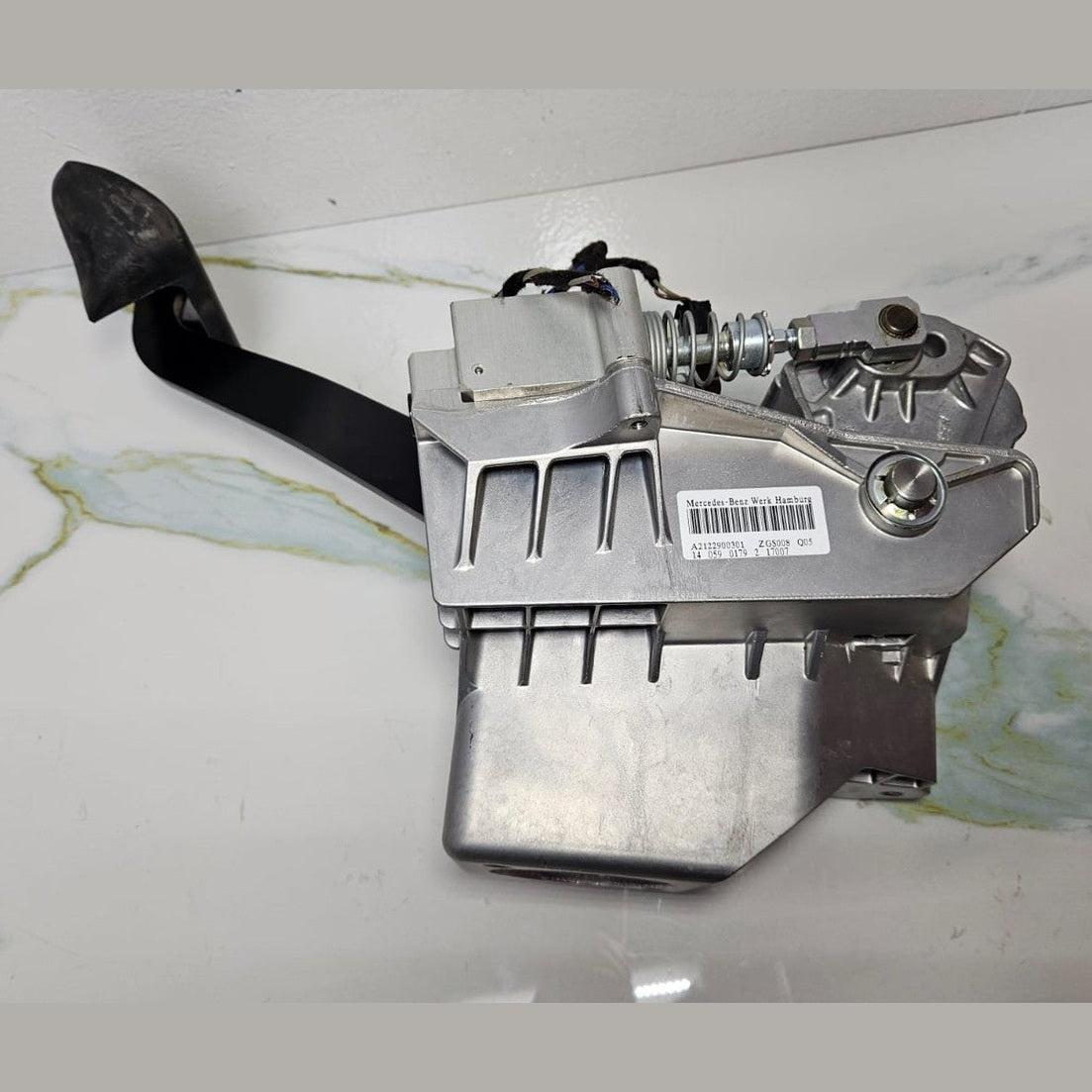 10-15 Mercedes-Benz W212 E-Class Hybrid Brake Pedal Assembly A212 2900301 OEM