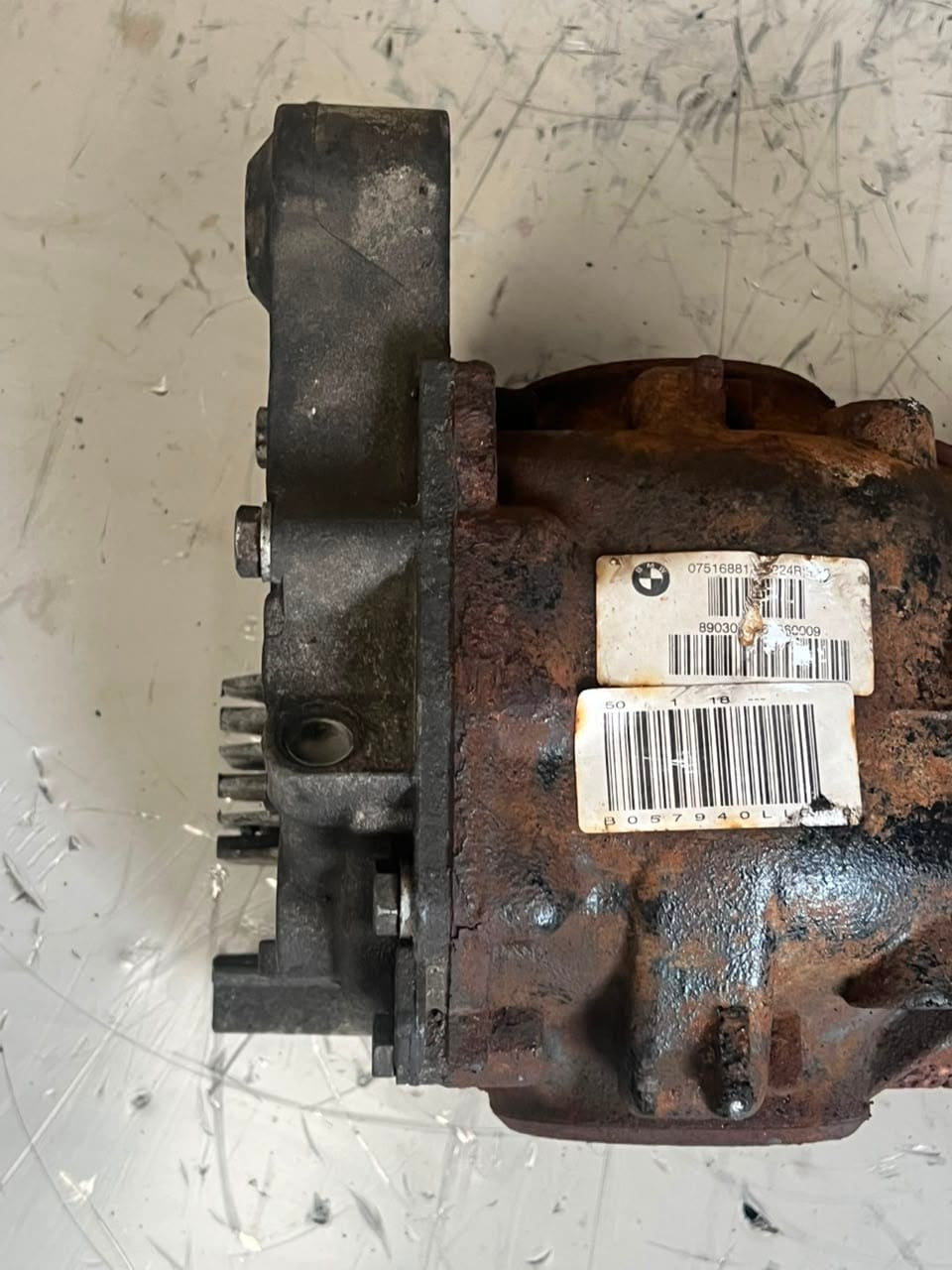 BMW 5 Series E60 530i M54 with 3.46 ratio Rear Differential 7516881 OEM