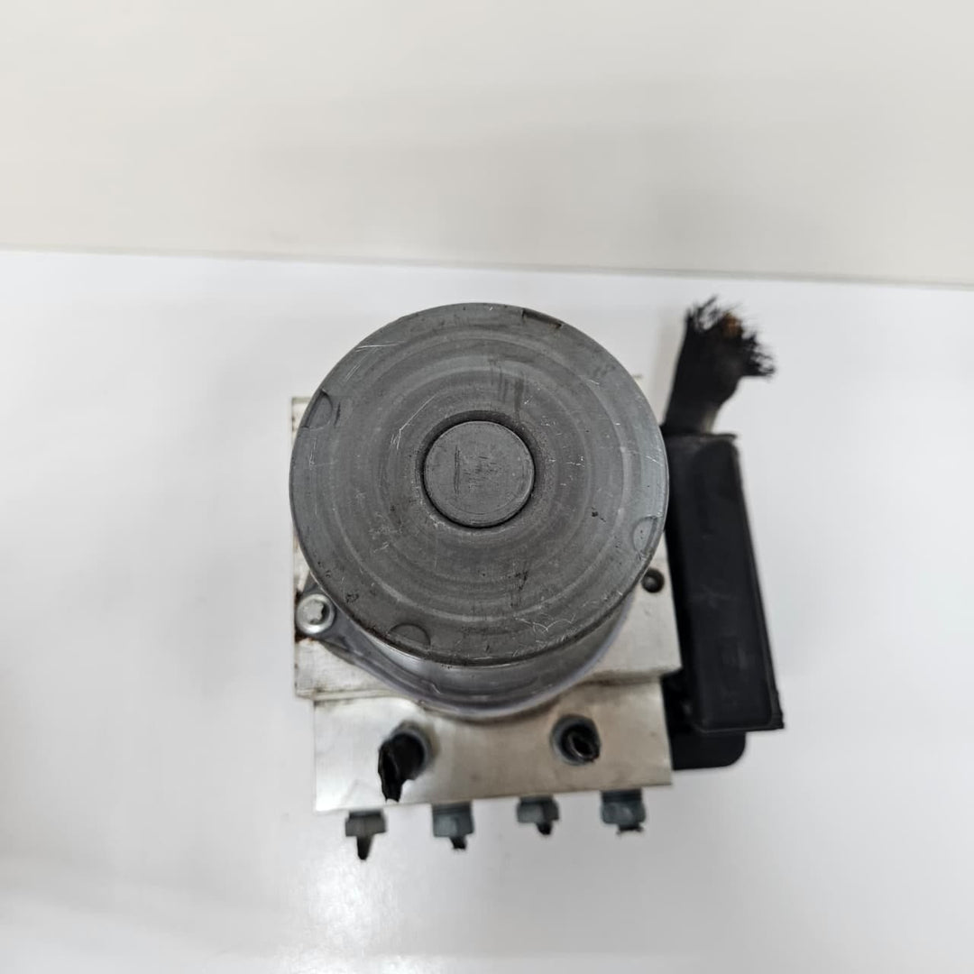 OEM BMW 5 6 7 Series F10 F11 F06 F12 F13 F01 ABS Pump 6881309