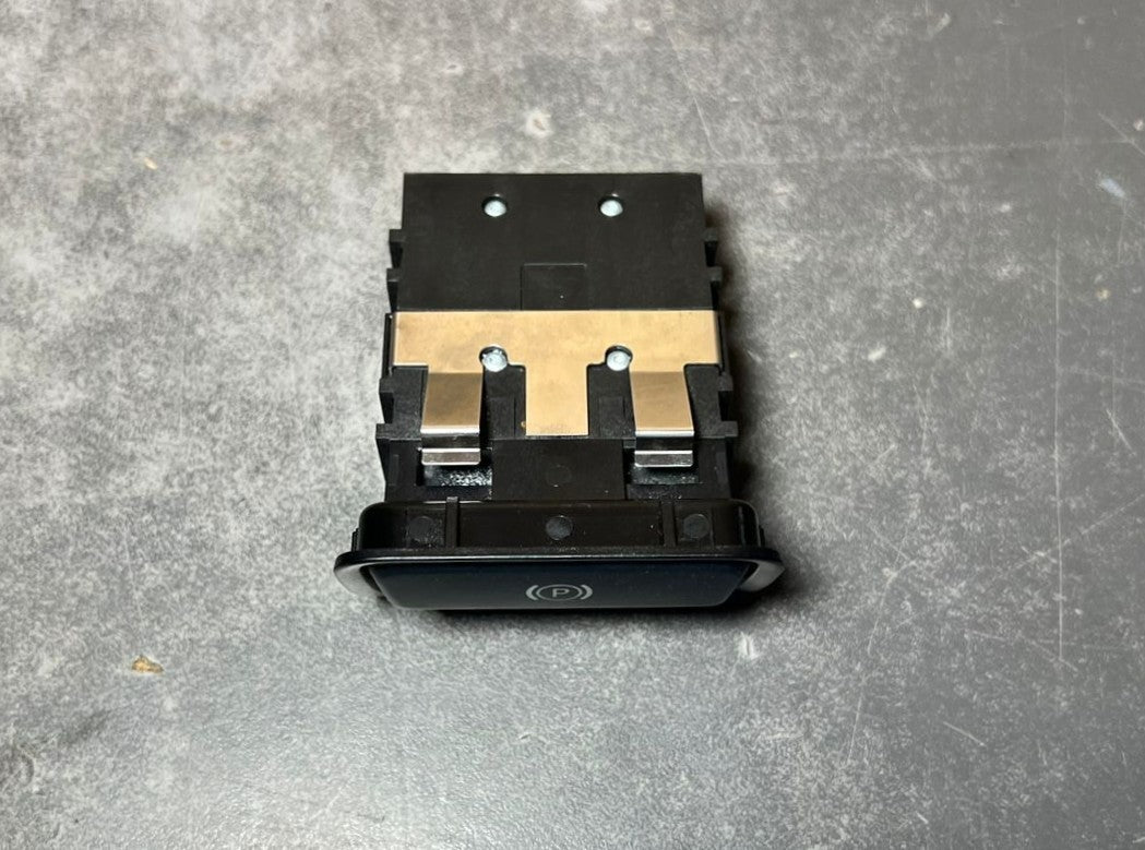 14- 18 MERCEDES W246 B-Class CLA PARKING BRAKE CONTROL SWITCH A246 9050451