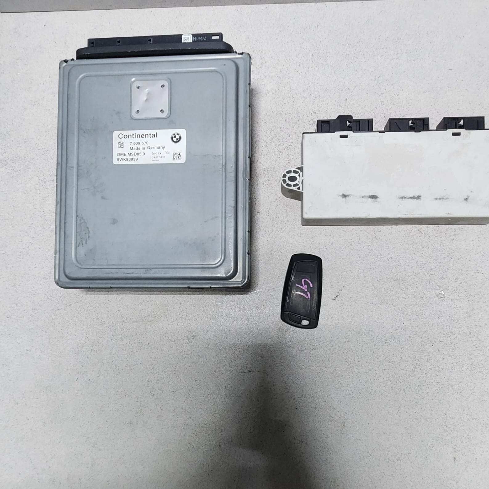 2009-2015 BMW 750i Engine Control Module 7609670 N63 V8 4.4 ECU SET F02