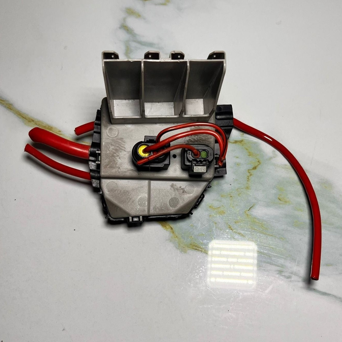 2007-2009 Mercedes-Benz W221 S550 Fuse Box A 221 540 67 50