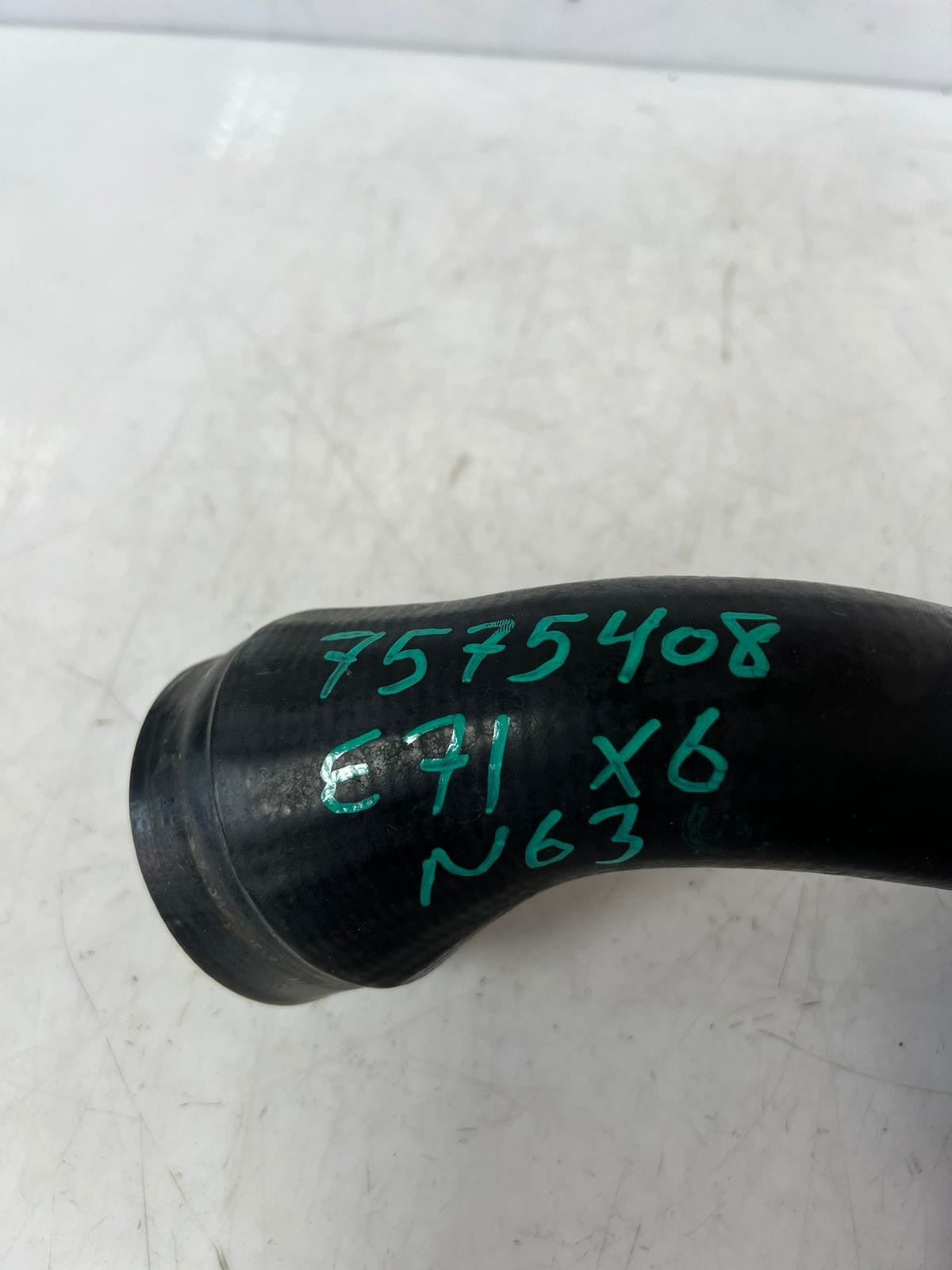2008-2018 BMW 5' F07 F10 F11 7' 750i X5 X6 N63 Air Intake Duct HOSE 7575408 OEM