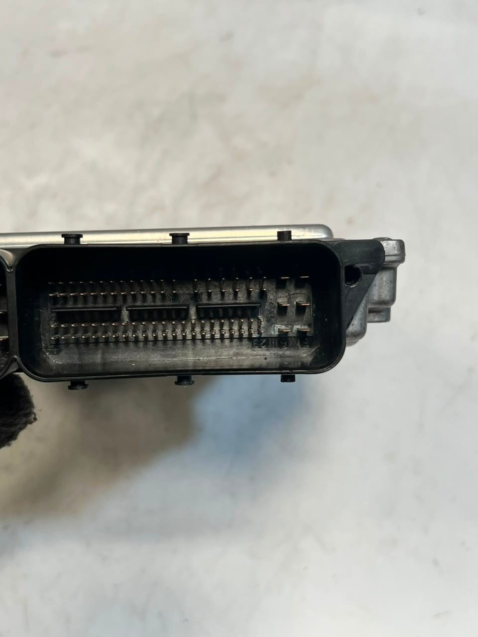 2007-2008 BMW 328i E90 E91 E92 E93 E87 118i Engine Control Unit ECU DME 7565300