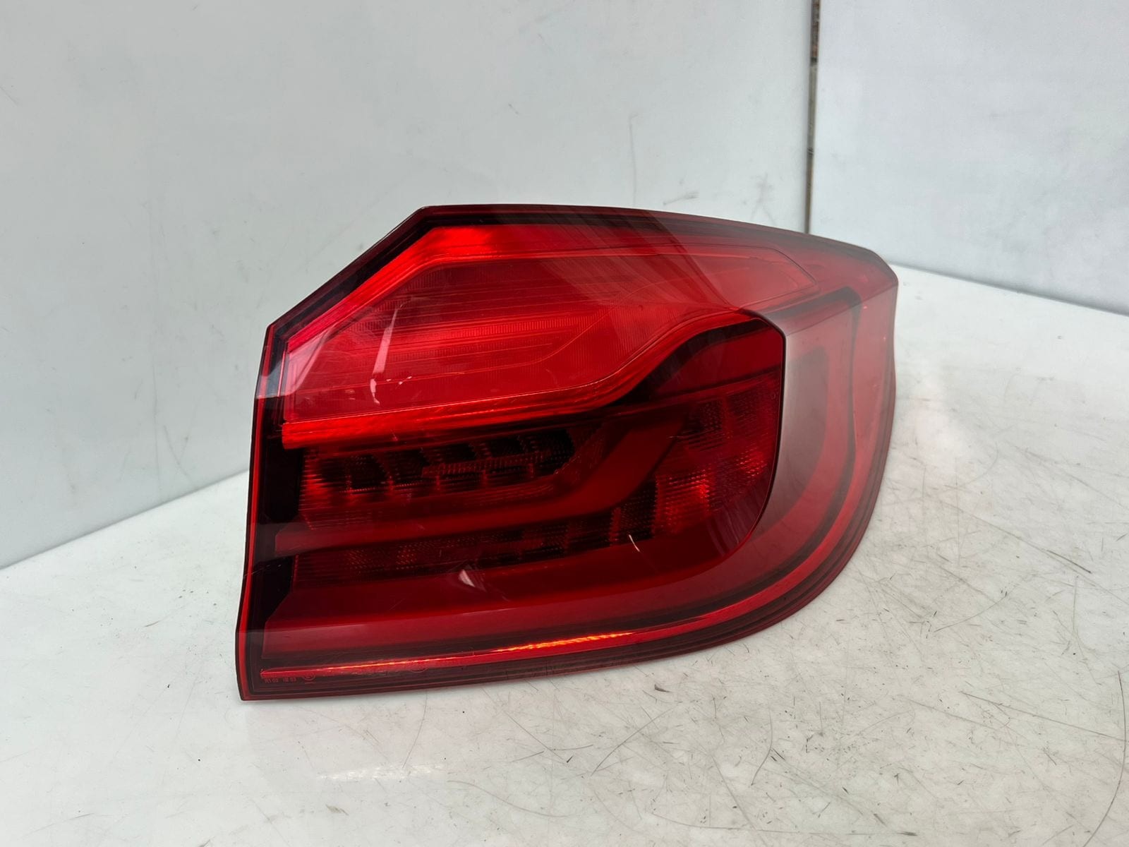 BMW 5 Series G30 ECE RIGHT SIDE OUTER BACK Tail Light 7376464 63217376464 OEM