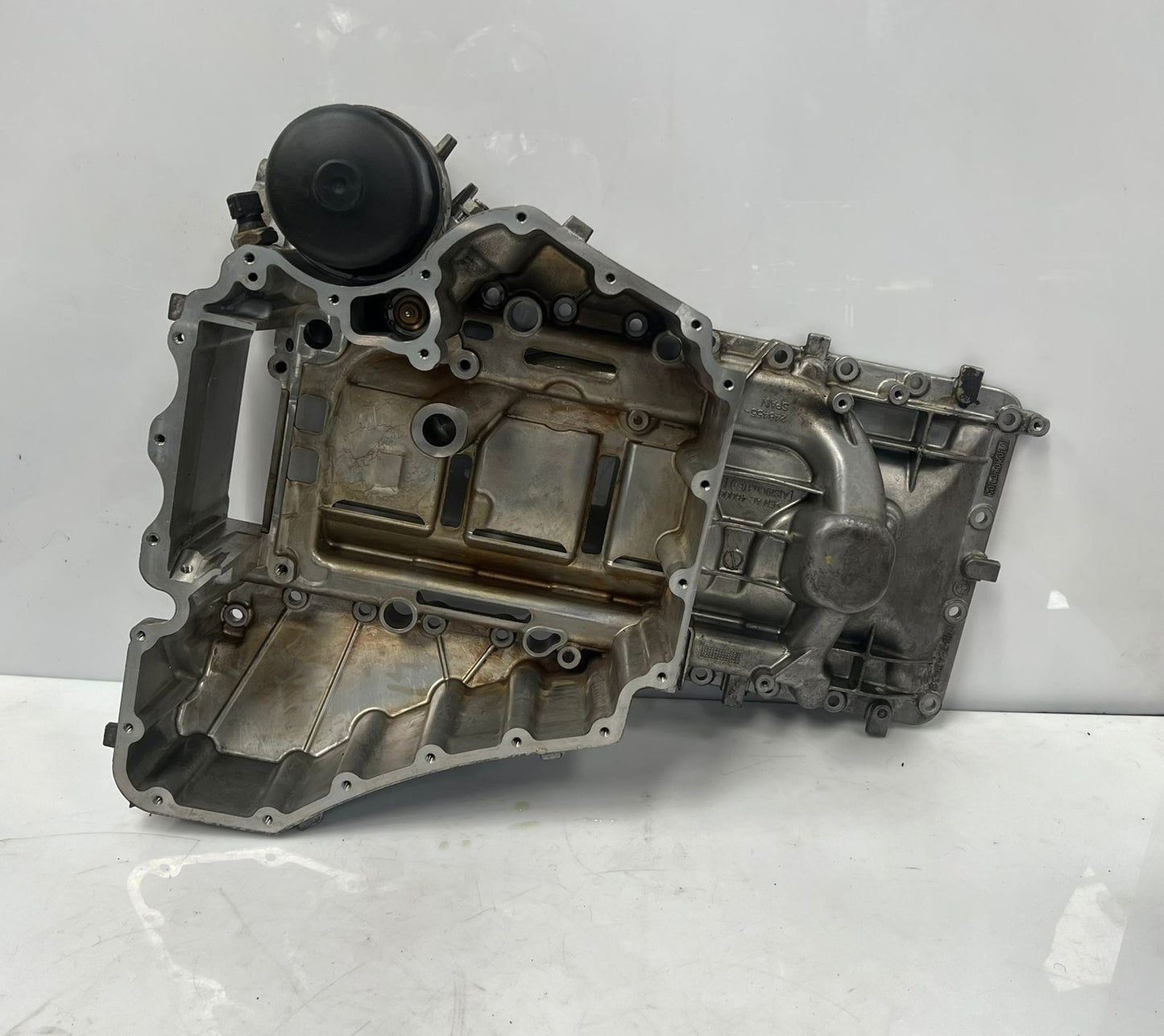 BMW F10 M5 F12 F13 M6 S63N Petrol Engine Upper Oil Sump Pan. PNo-1113 7843143 9