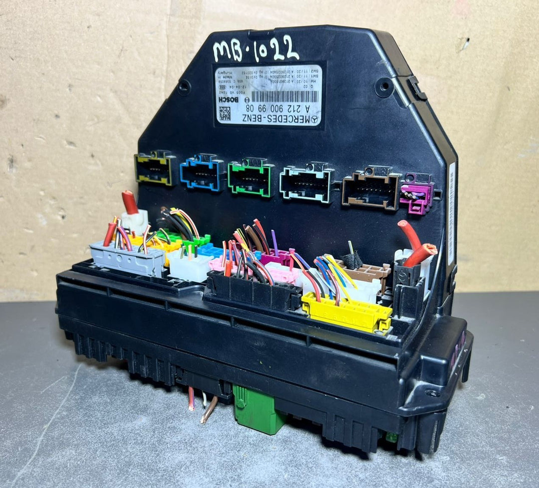 10-16 Mercedes-Benz W212 W204 Front SAM Module Relay Fuse Box A212 9009908 OEM