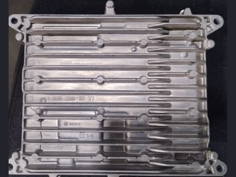 BMW 116i F20 2014 N13 ENGINE CONTROL ECU UNIT ONLY  DME 8630125