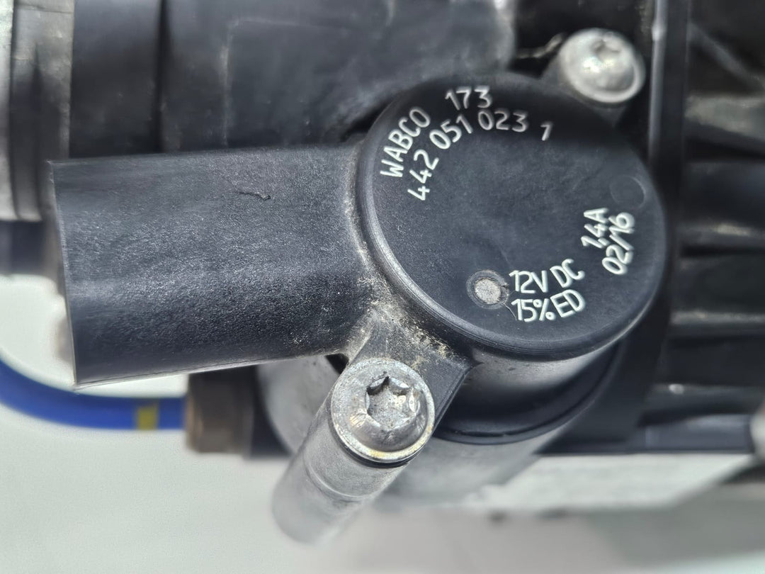 BMW 740e 7 Series G11 G12 Air Pump (Suspension) 6861882 OEM